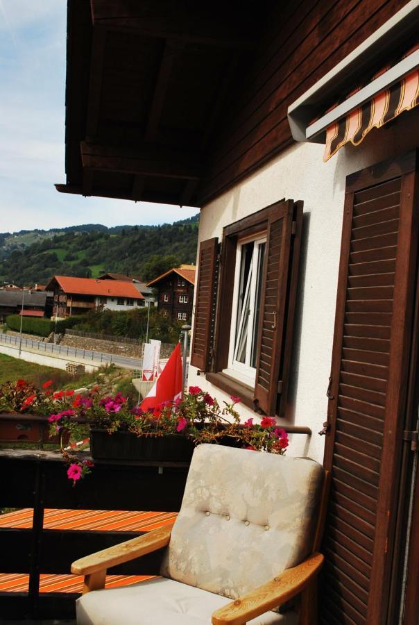 Rooms With Private Bathrooms Saas im Prattigau Extérieur photo