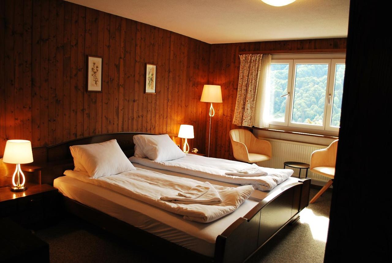 Rooms With Private Bathrooms Saas im Prattigau Extérieur photo