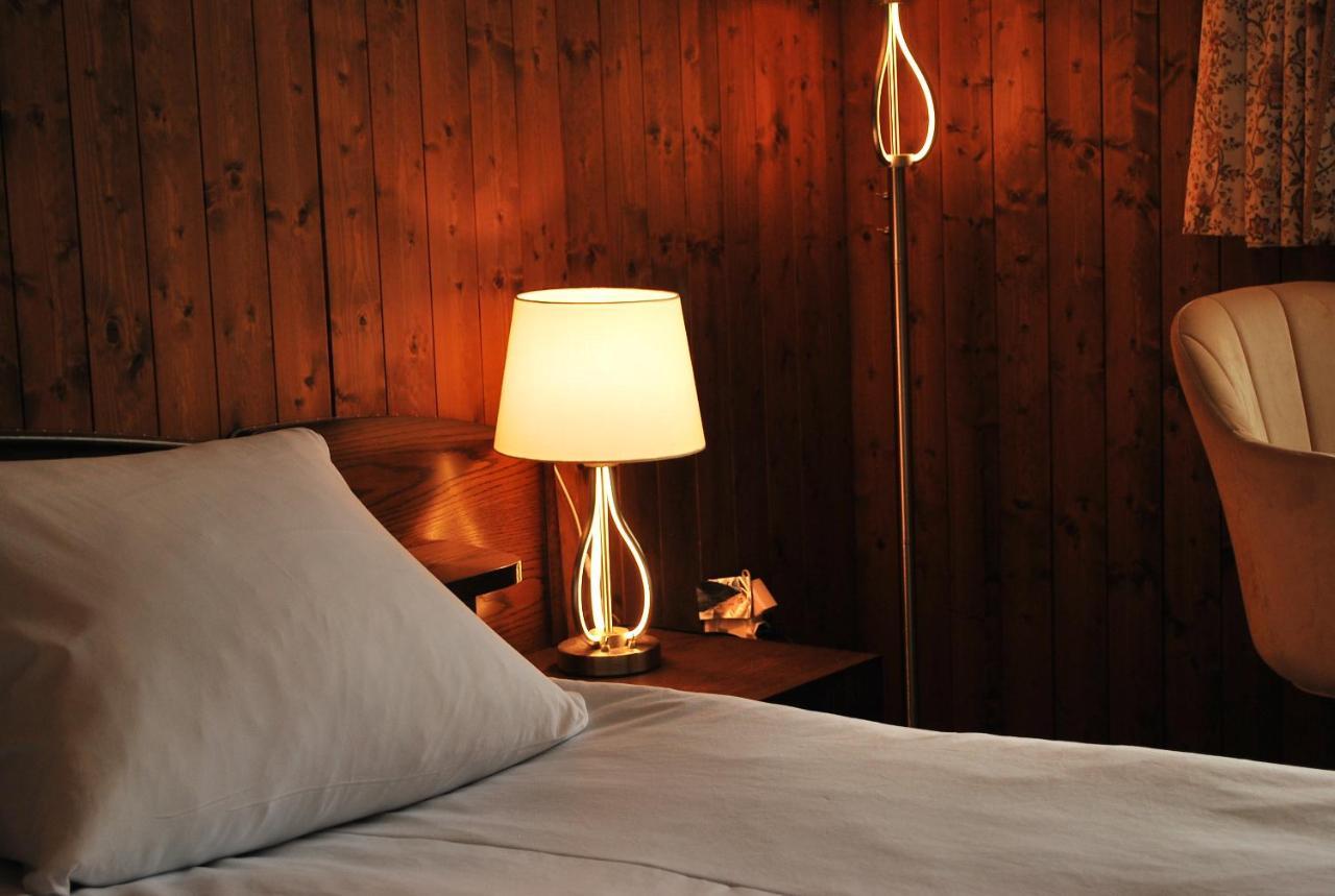 Rooms With Private Bathrooms Saas im Prattigau Extérieur photo