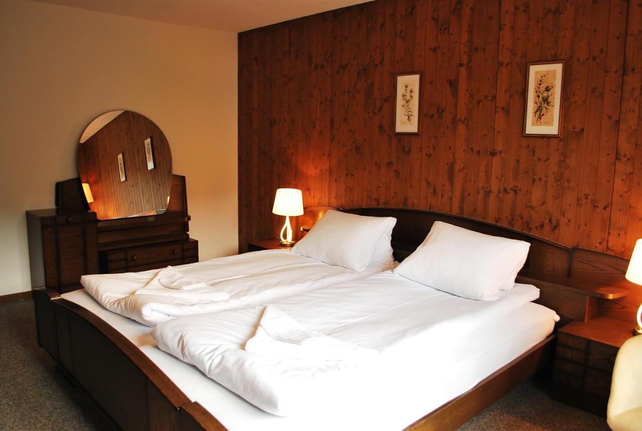 Rooms With Private Bathrooms Saas im Prattigau Extérieur photo