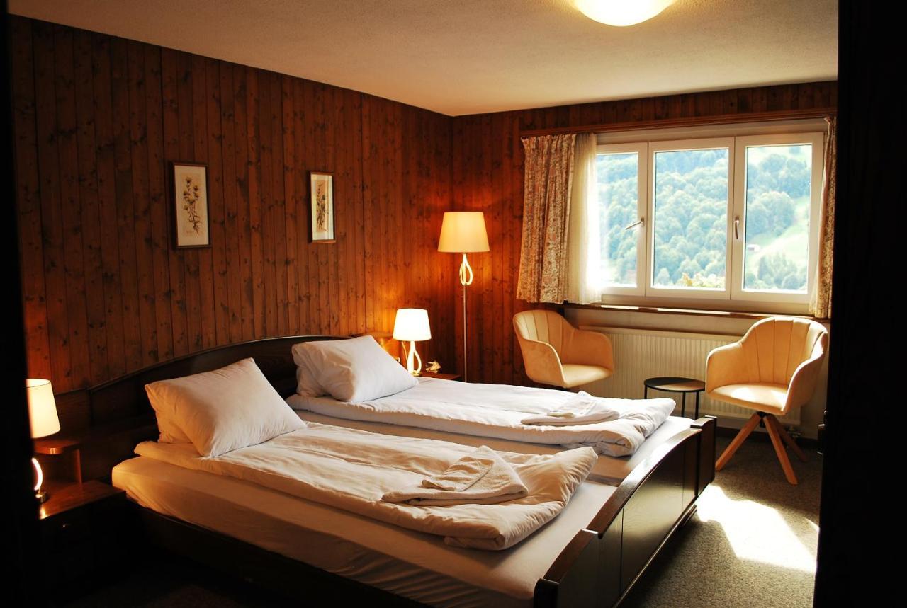 Rooms With Private Bathrooms Saas im Prattigau Extérieur photo