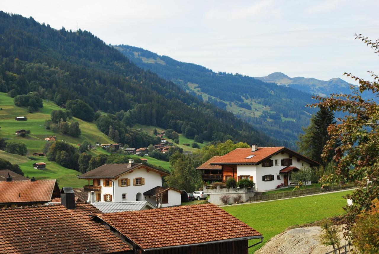 Rooms With Private Bathrooms Saas im Prattigau Extérieur photo