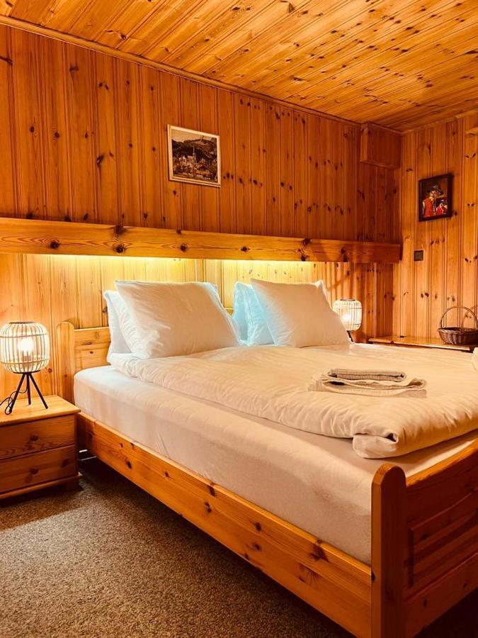Rooms With Private Bathrooms Saas im Prattigau Extérieur photo