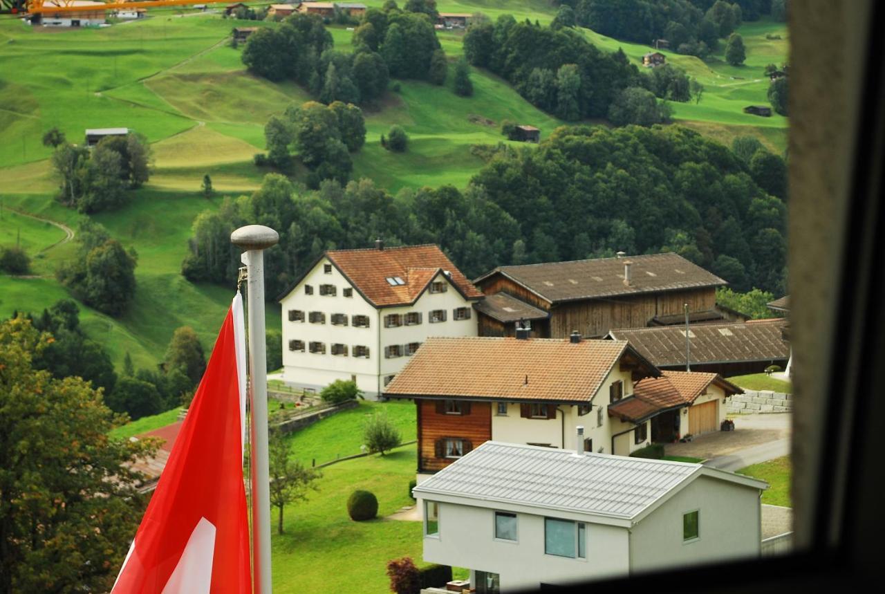 Rooms With Private Bathrooms Saas im Prattigau Extérieur photo