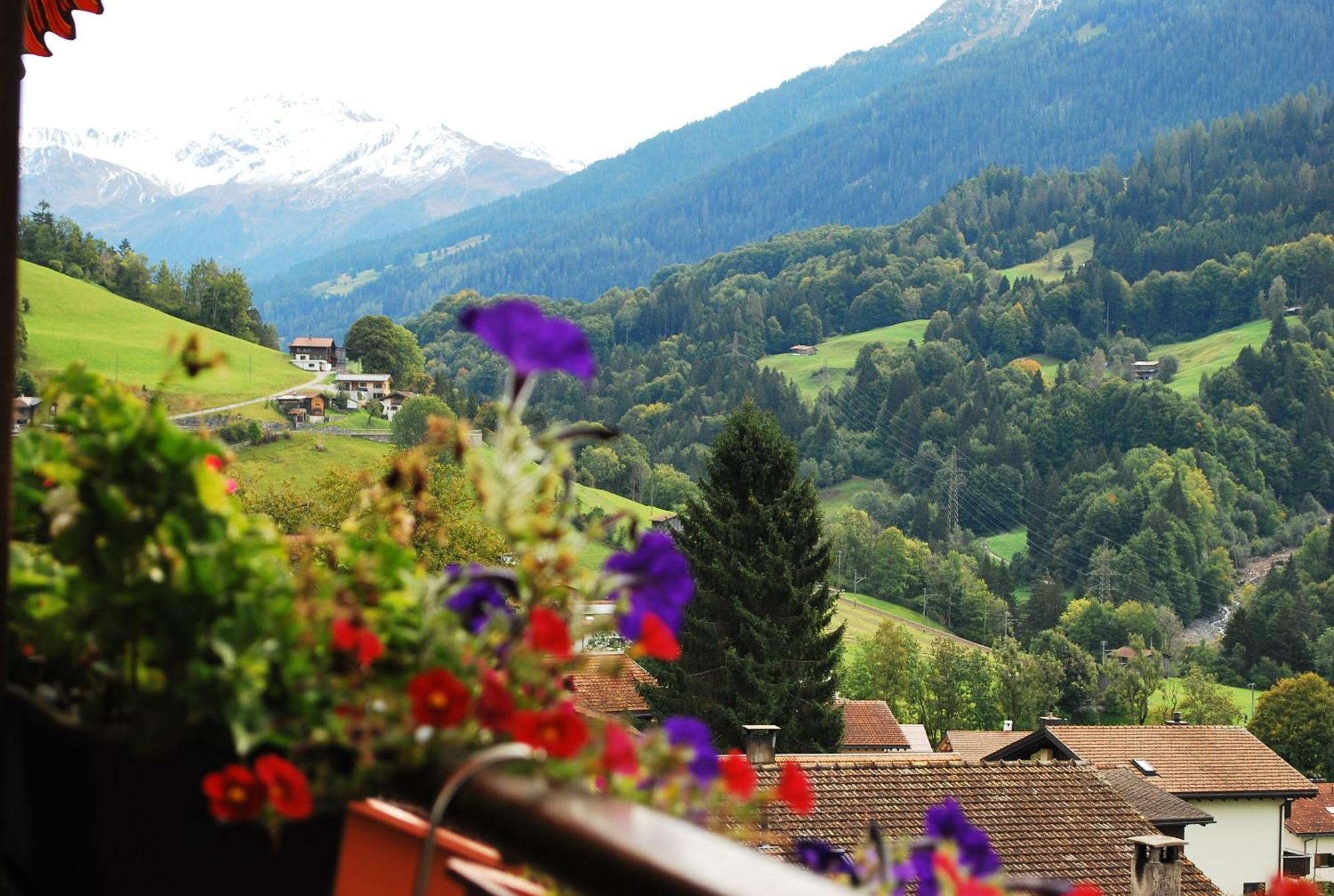 Rooms With Private Bathrooms Saas im Prattigau Extérieur photo